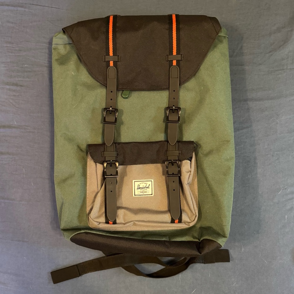 Herschel Little America Backpack 25L